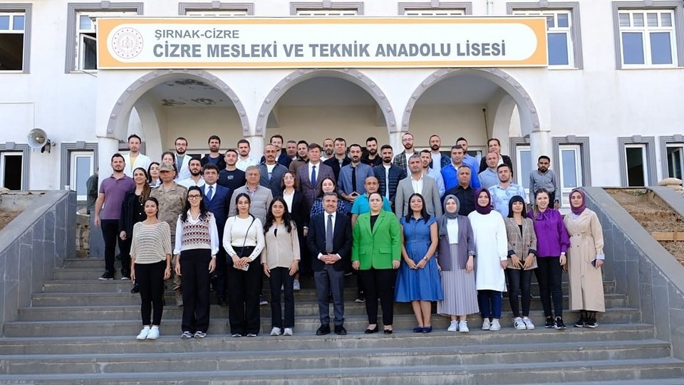 Şırnak Valisi Atay’dan Cizre’de okullara ziyaret