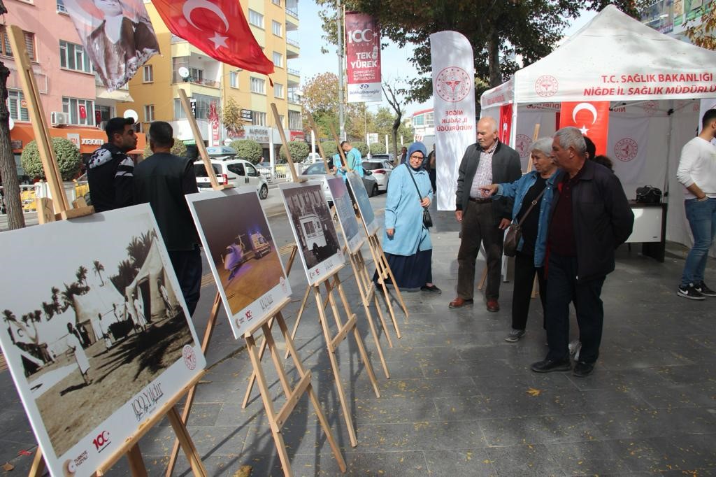 Niğde’de ’100 Yıldır Aynı Aşk ve Heyecanla’ temalı fotoğraf sergisi düzenlendi