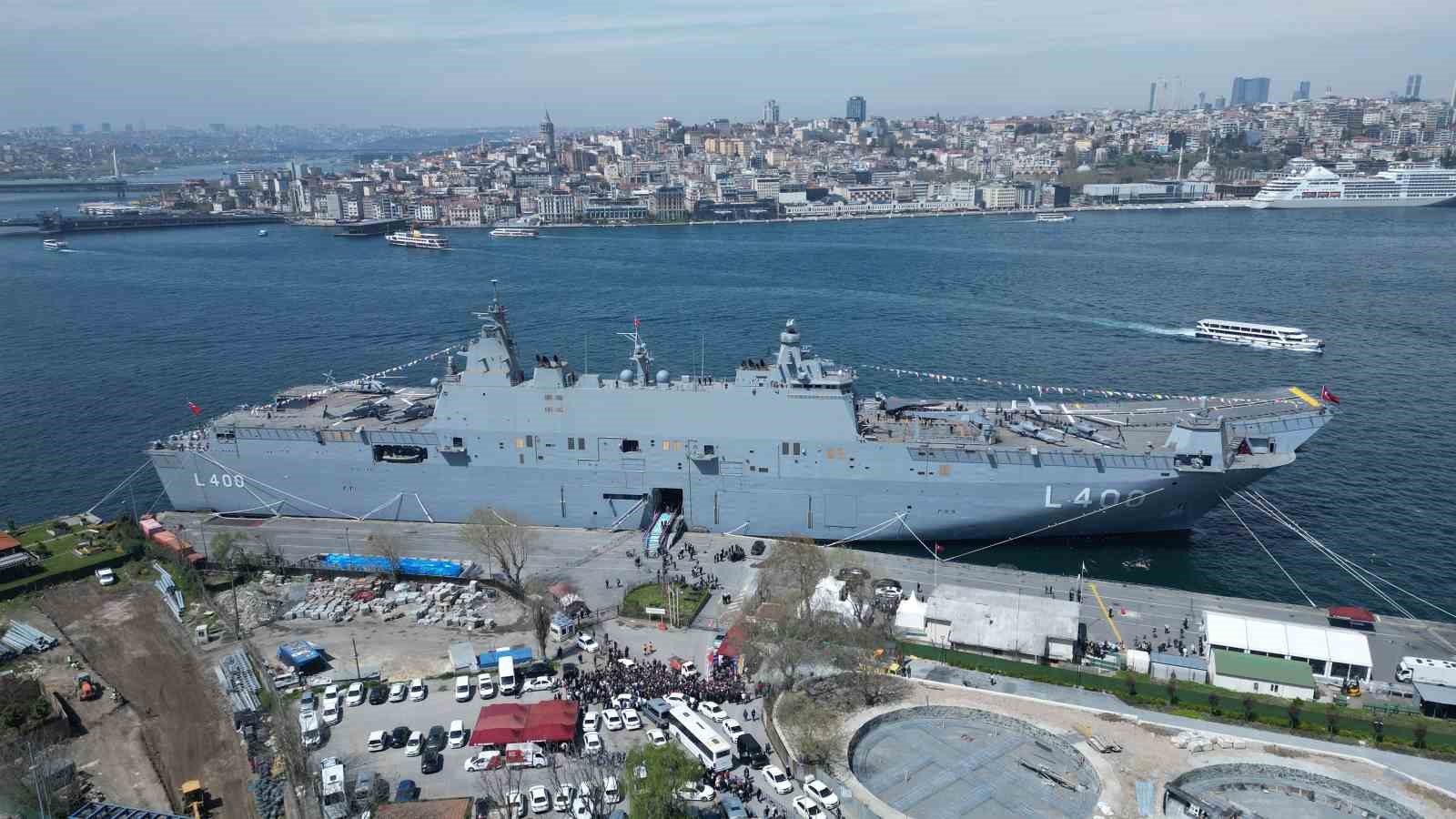 Dünyanın ilk SİHA gemisi TCG Anadolu’yu 4 bin 445 kişi ziyaret etti