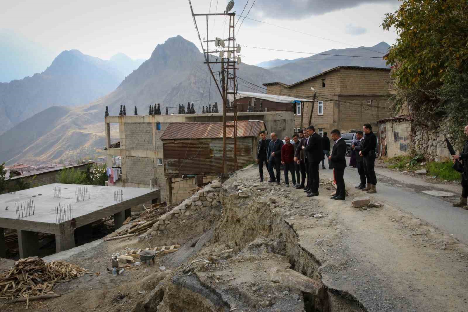 Vali Ali Çelik 3 ayrı mahallede incelemelerde bulundu