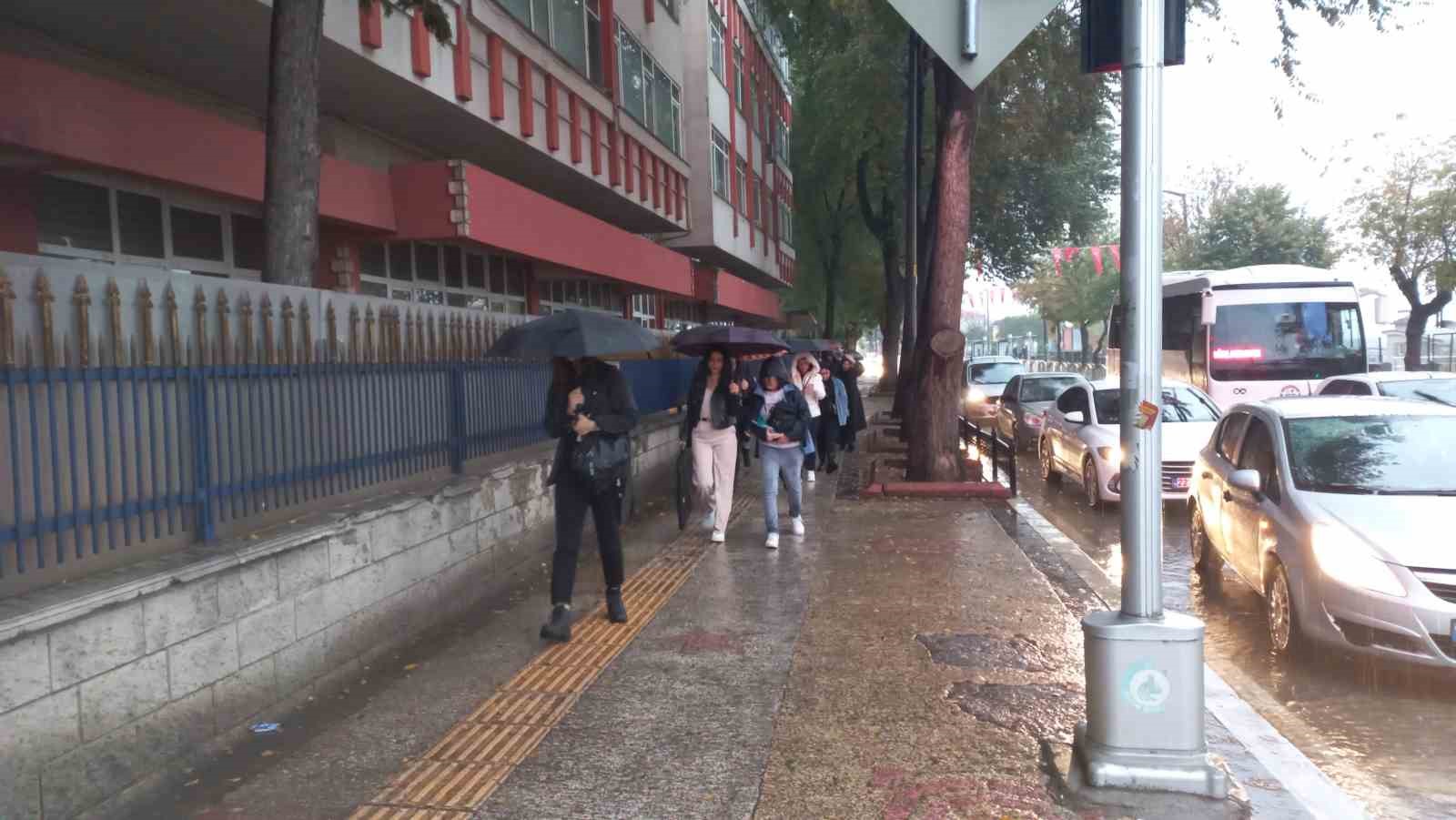 Edirne’de yağış sevindirdi