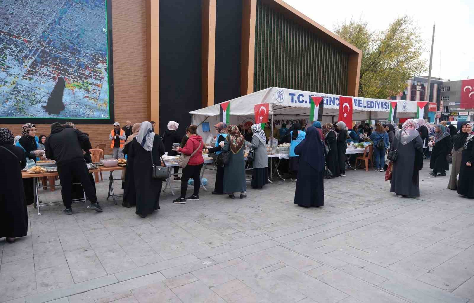 Erzincan’da kurulan hayır çarşısı geliri Filistin’e bağışlanacak