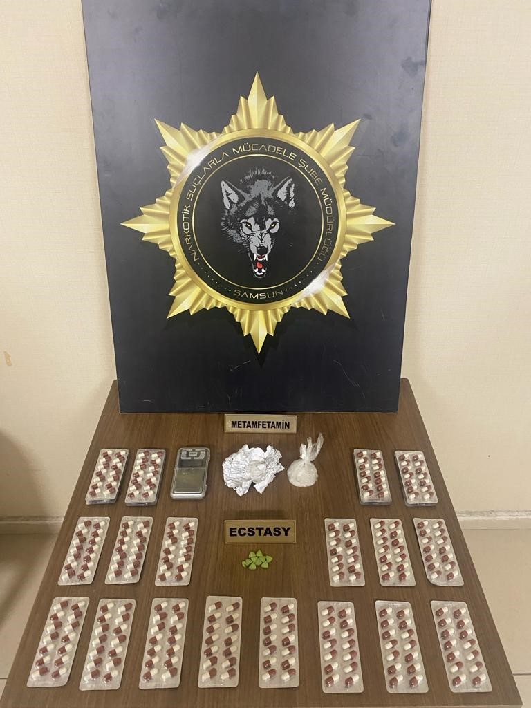 Samsun'da 2 kilo metamfetamin ve 13 bin hap ele geçirildi: 3 gözaltı
