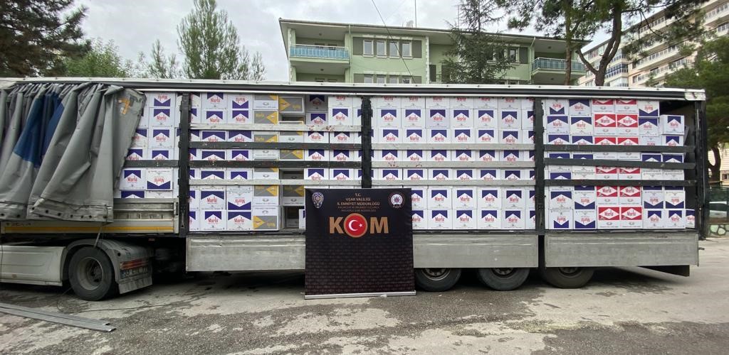 Uşak’ta 2,5 milyon değerinde kaçak makaron ele geçirildi
