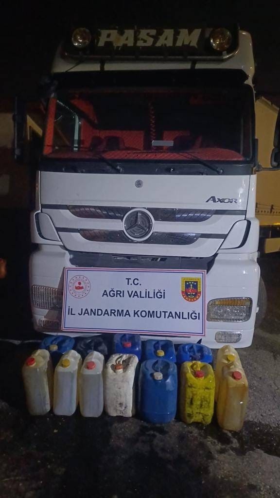 Ağrı&rsquo;da ka&ccedil;ak&ccedil;ılık ve uyuşturucu operasyonu
