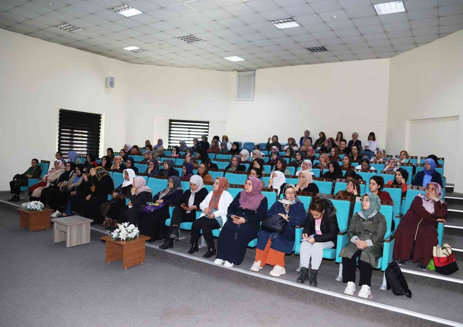 Van’da ‘Zihnimizi Kullanma Kılavuzu’ semineri düzenlendi