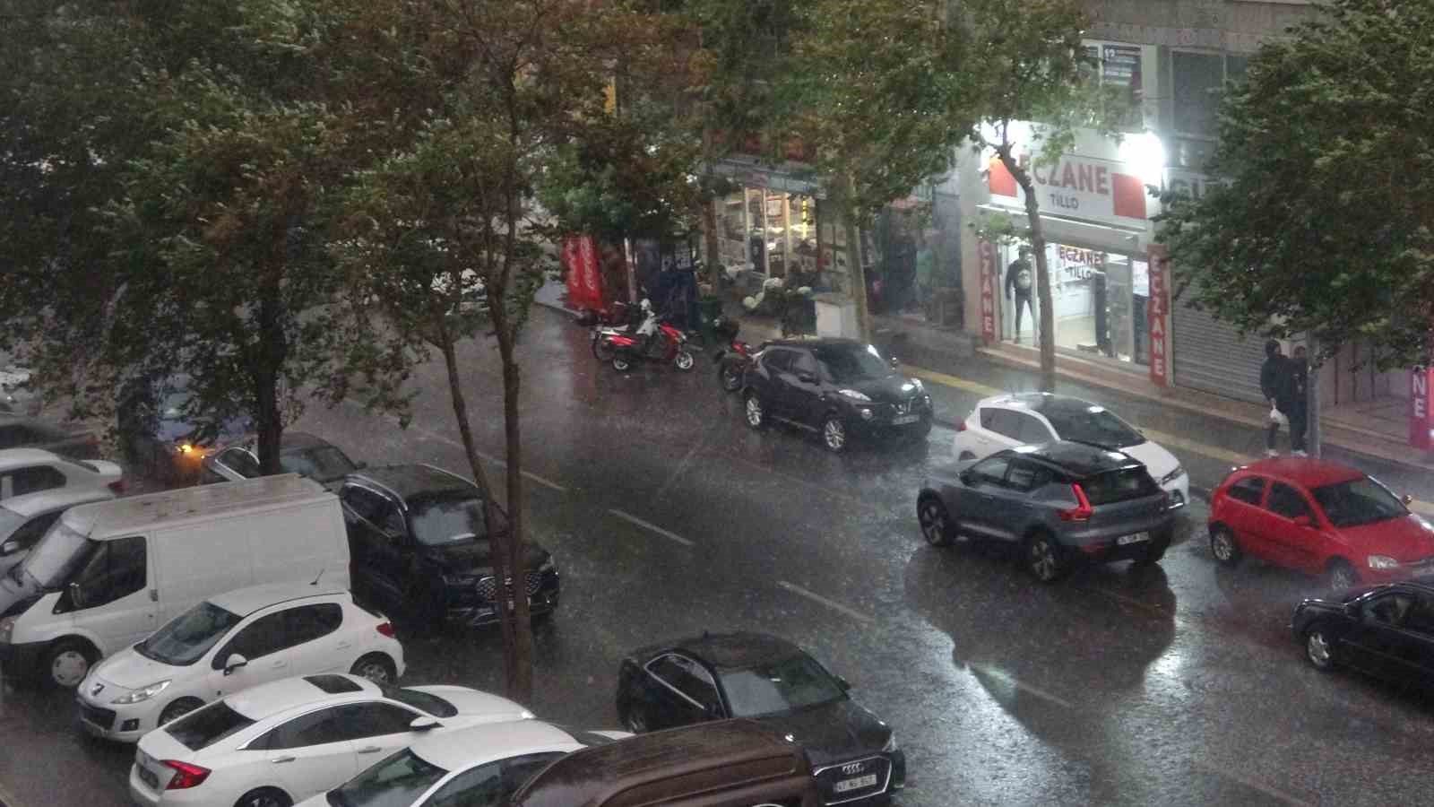 Meteoroloji uyardı, Diyarbakır’da sağanak yağış etkili oldu