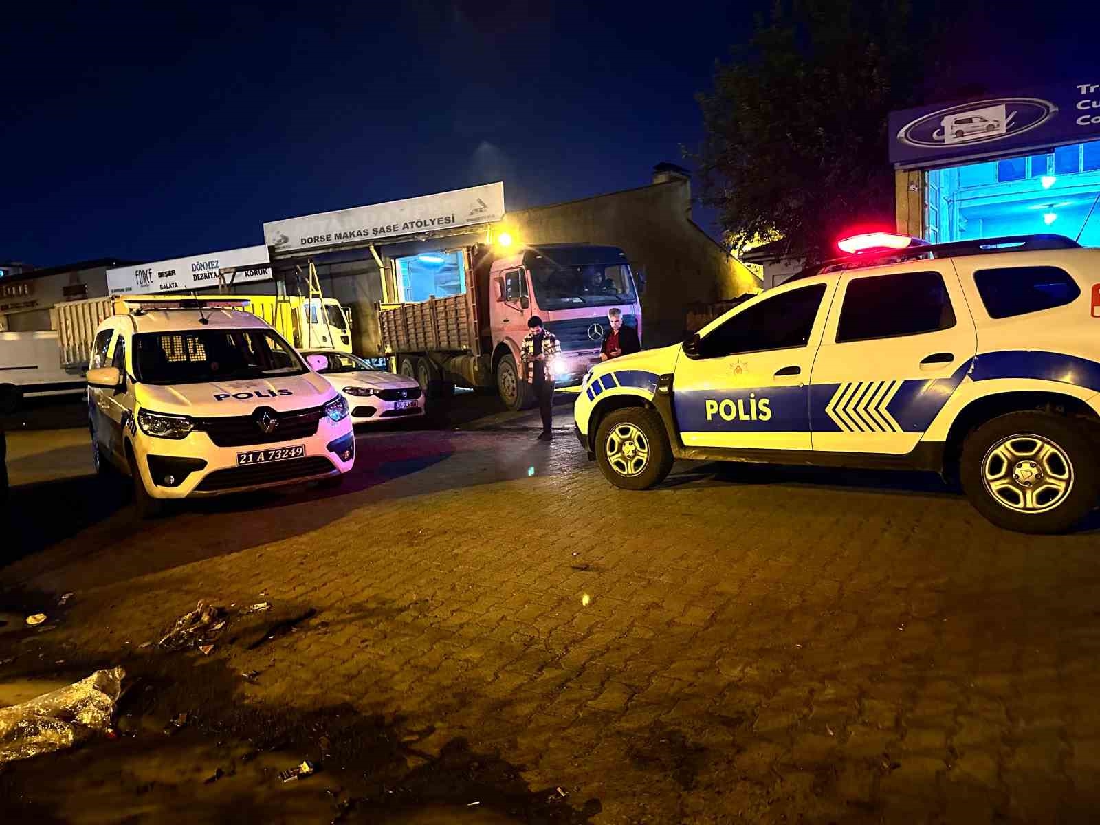 Diyarbakır’da arkadaşlar arasındaki şakalaşma kanlı bitti: 1 yaralı