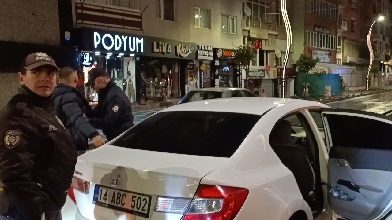 Şehrin en işlek noktasında gece denetimi: Araçlar didik didik arandı
