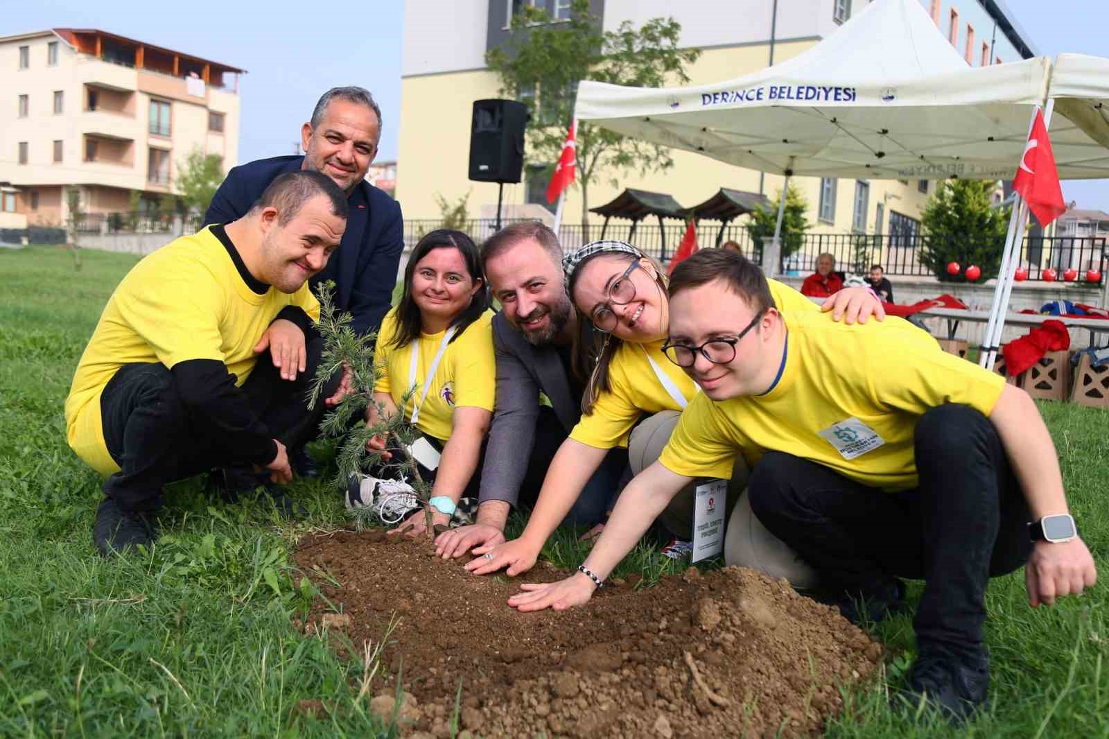Derince’de fidanlar toprakla buluştu