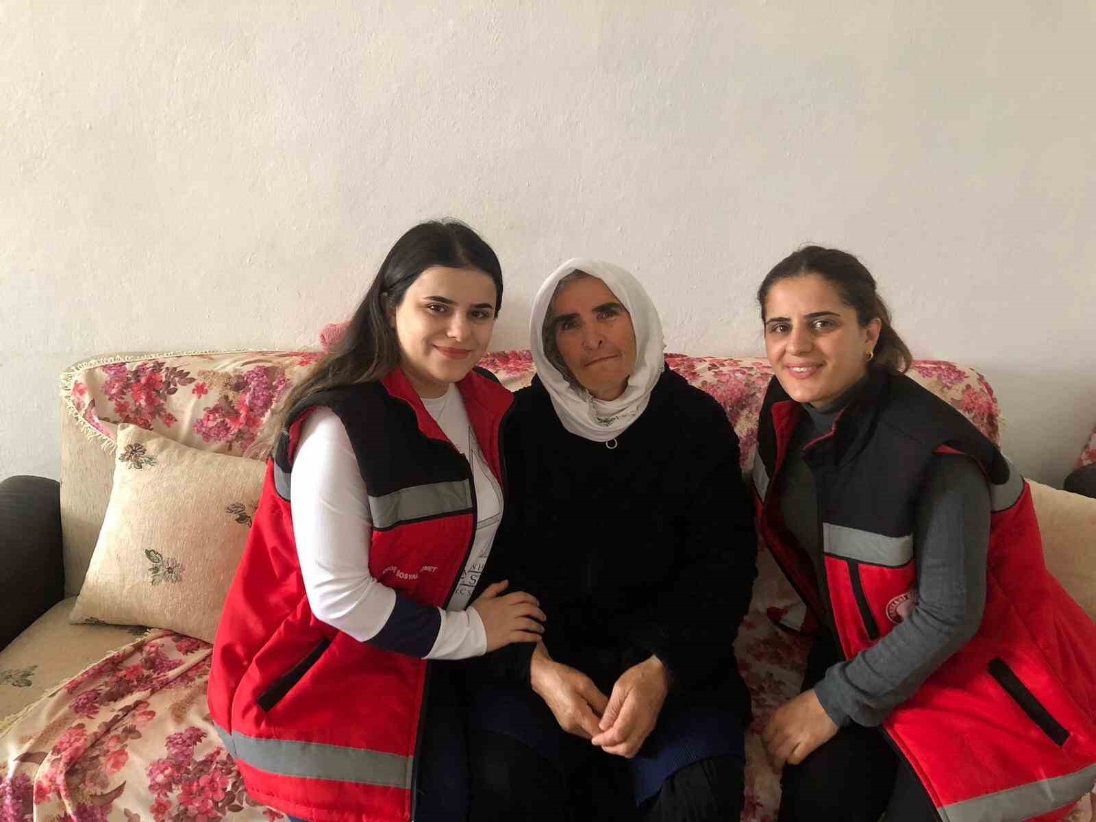 Hakkari&rsquo;deki yaşlılar YADES ile hayata tutundu
