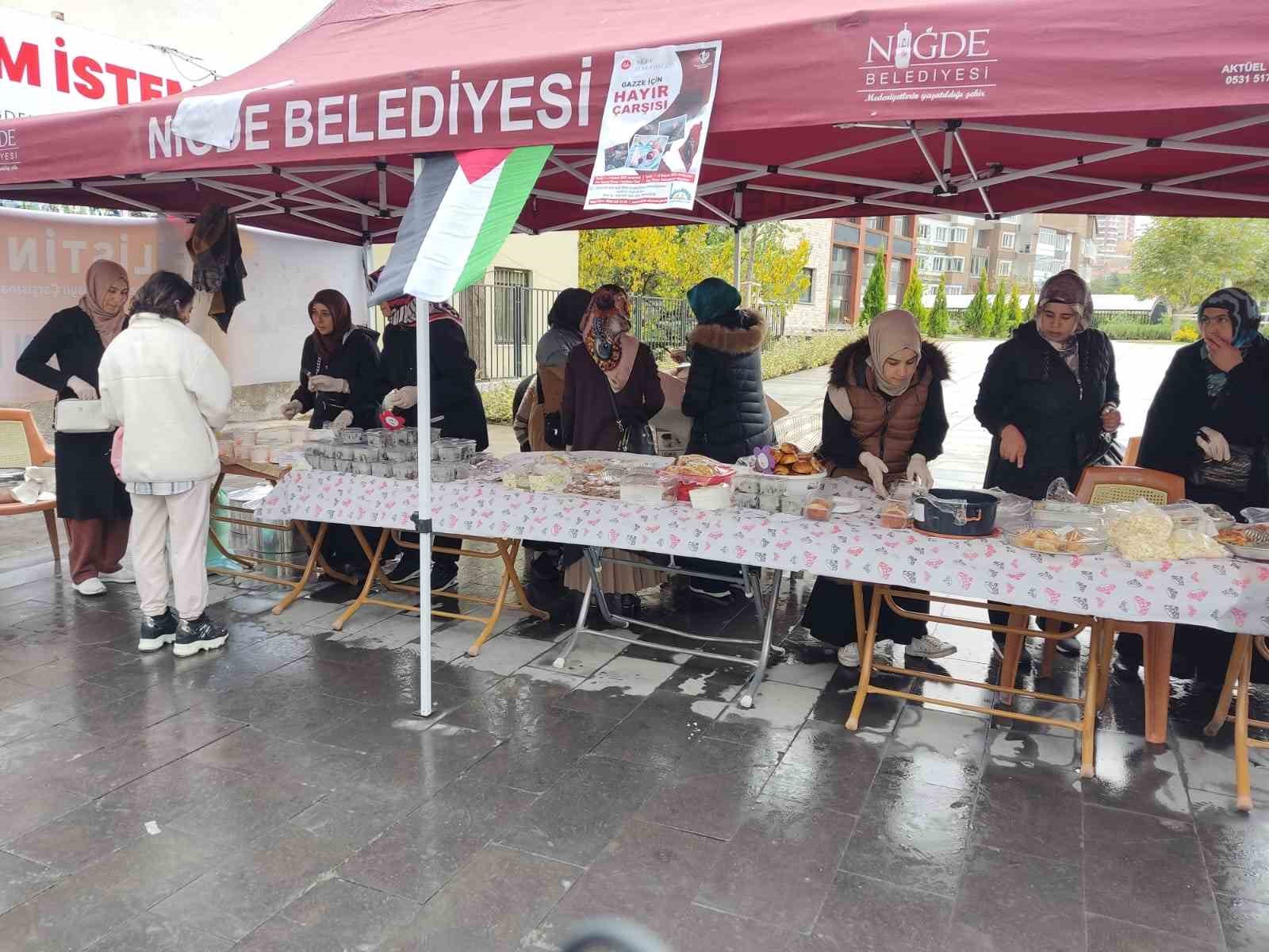 Niğde’de Filistin için ‘Hayır Çarşısı’ açıldı