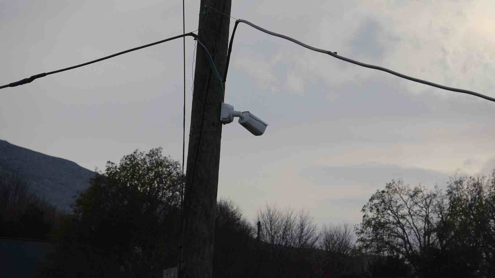 K&ouml;y halkından &ccedil;evreyi kirletenlere karşı kameralı &ccedil;&ouml;z&uuml;m
