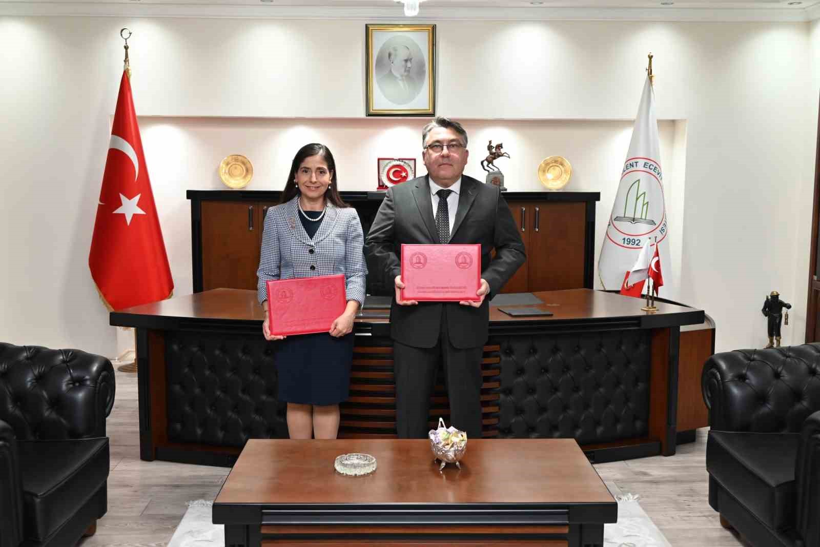 Prof. Dr. Güldeniz Karadeniz Çakmak’tan Rektör Özölçer’e ziyaret