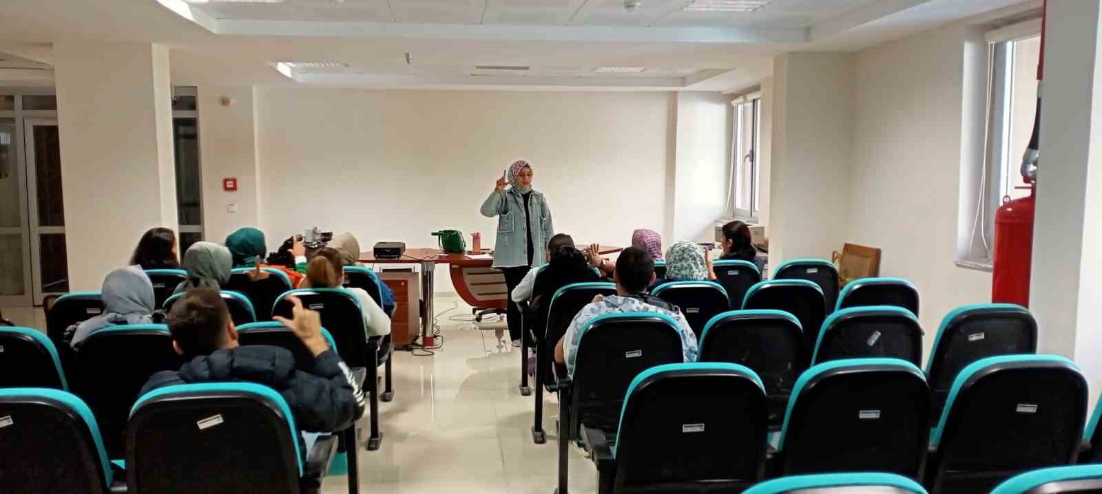 Ermenek’te hastane personeline işaret dili eğitimi verildi
