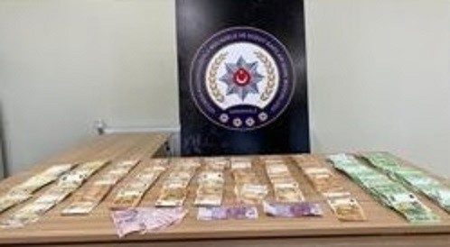 &Ccedil;anakkale&rsquo;de g&ouml;&ccedil;men ka&ccedil;ak&ccedil;ılığı operasyonları
