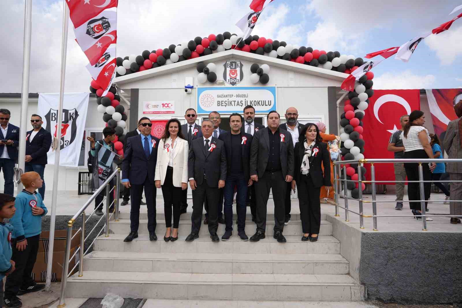 Gaziantep Valisi &Ccedil;eber: "Emeklerinden dolayı Beşiktaş Kul&uuml;b&uuml;&rsquo;ne teşekk&uuml;r ediyoruz"
