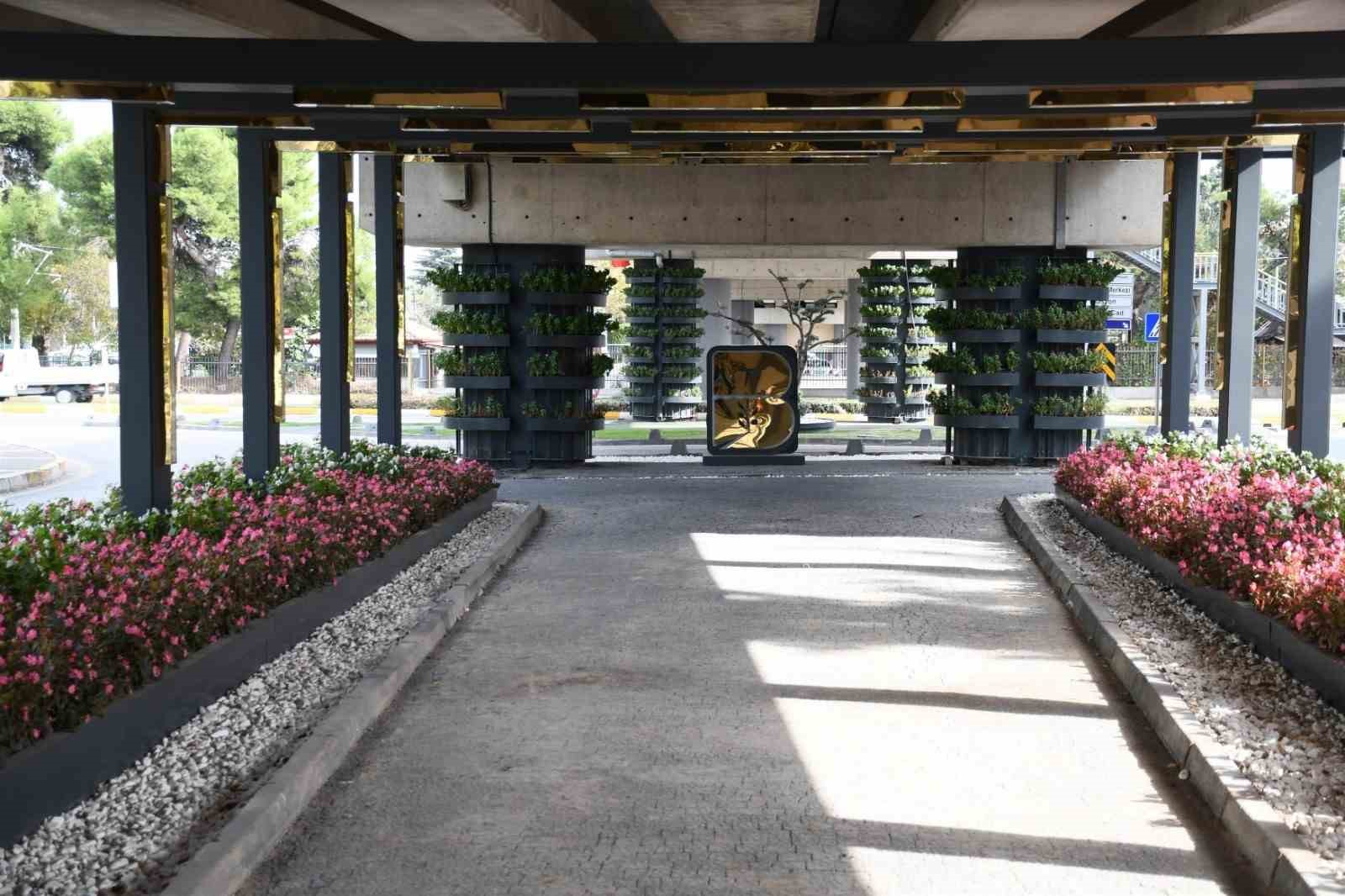 Balıkesir&rsquo;de kavşaklar estetik hale getirildi
