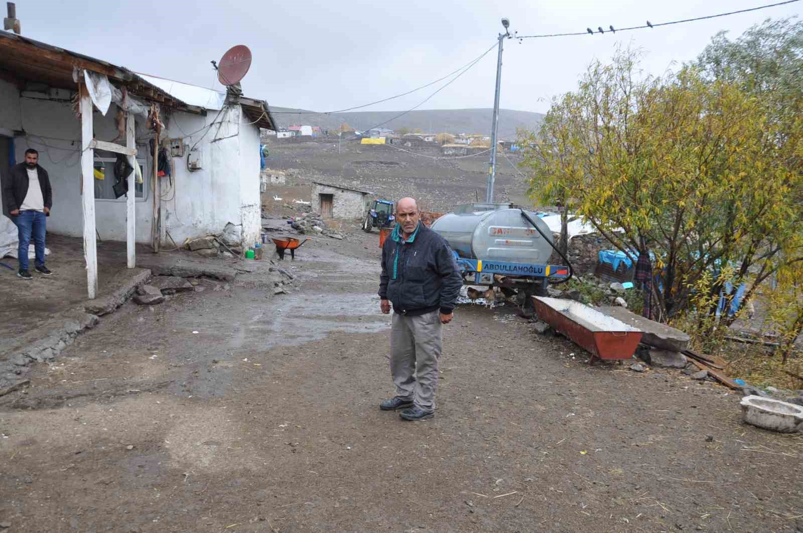 Kars’ta torunlarının tedavisini karşıladıkları inekler çalındı