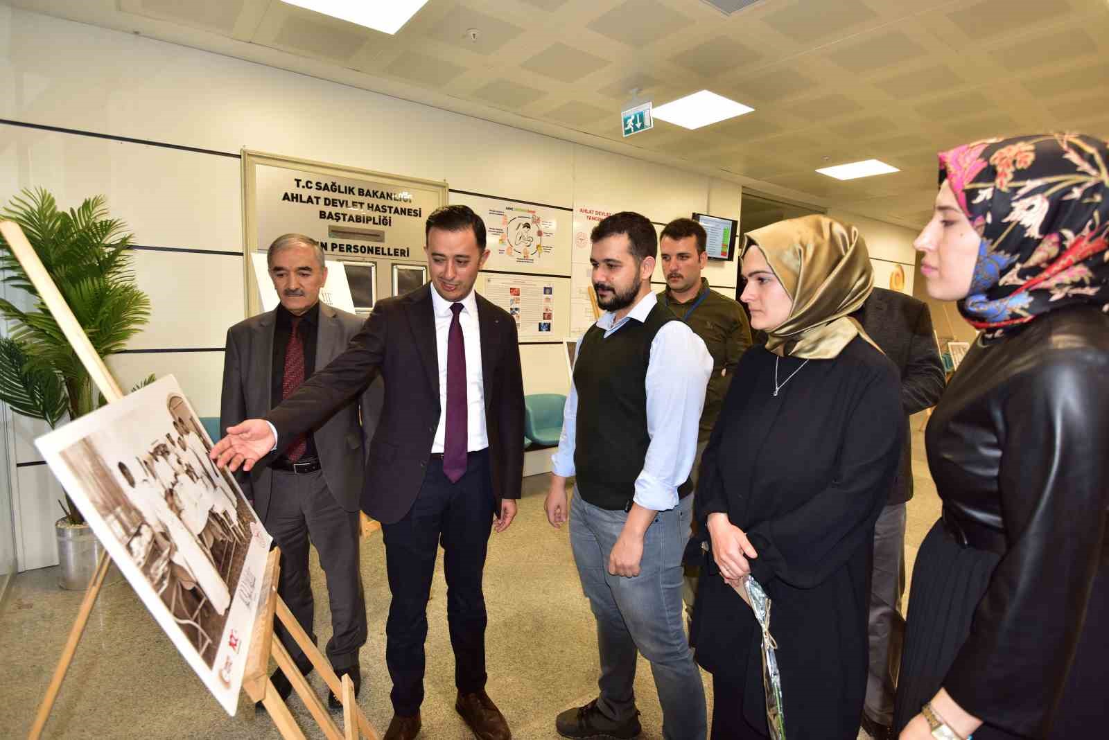 Ahlat’ta ‘100 Yıldır Aynı Aşk ve Heyecanla’ fotoğraf sergisi