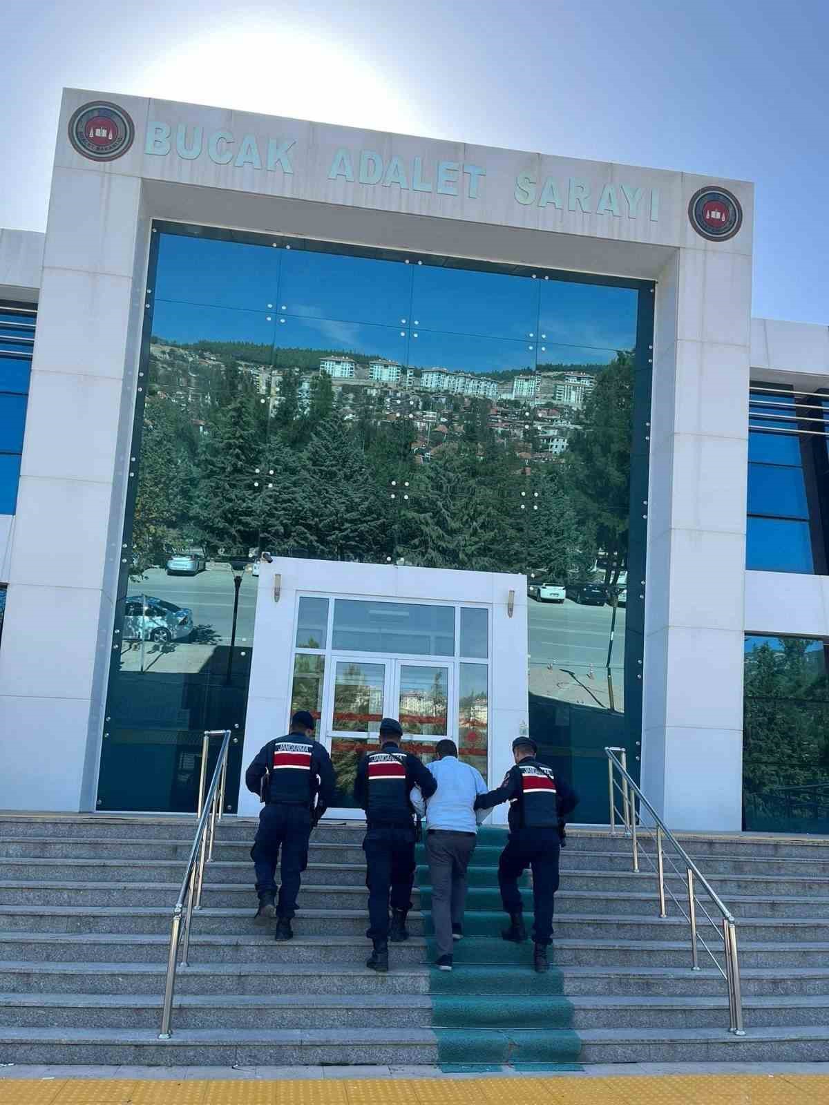 Burdur&rsquo;da mercek operasyonu: 30 ş&uuml;pheli tutuklandı
