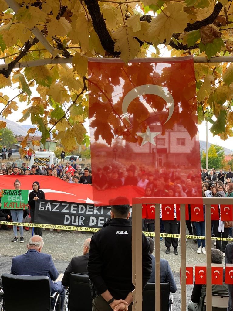 &Uuml;z&uuml;ml&uuml;&rsquo;de Filistin&rsquo;e destek y&uuml;r&uuml;y&uuml;ş&uuml; d&uuml;zenledi
