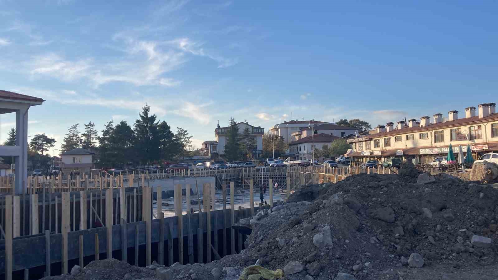 Yeraltı otoparkı ve Müftülük binasının temeli düzenlenen törenle atıldı
