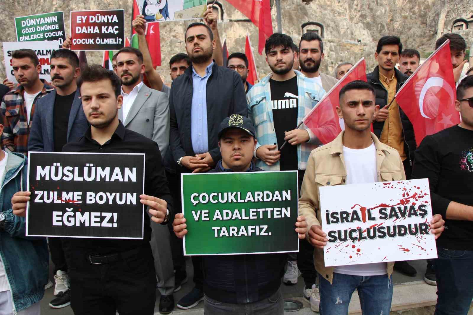 AK Partili gençlerden İsrail’e tepki yürüyüşü