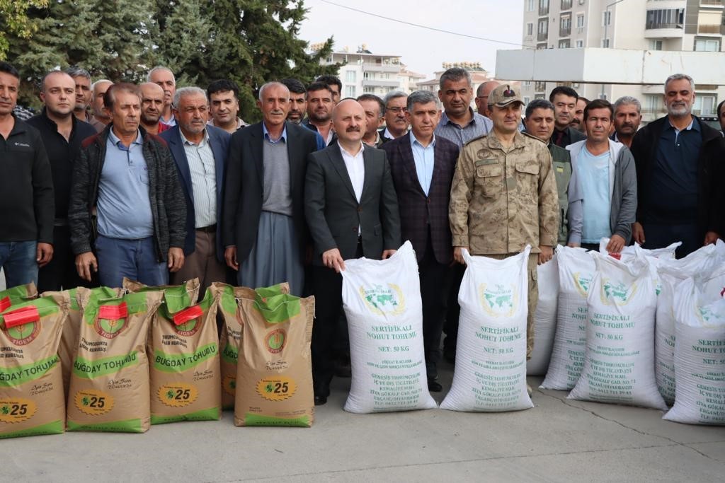 Çiftçiye 392 ton tohumluk dağıtıldı