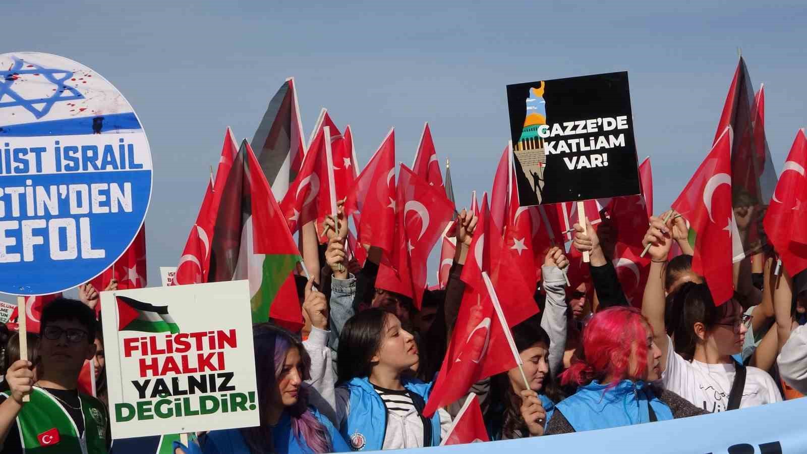 Uşak’ta Filistin’e destek için doğa yürüyüşü gerçekleştirildi