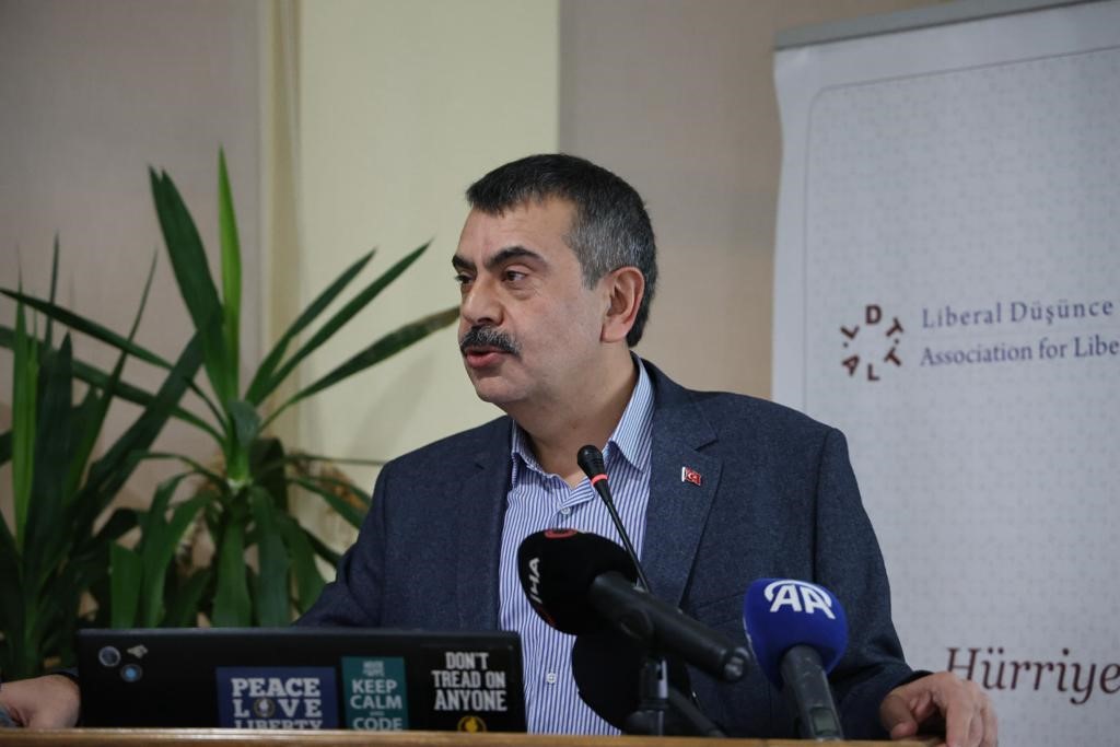 Bakan Tekin, Liberal D&uuml;ş&uuml;nce Kongresine katıldı
