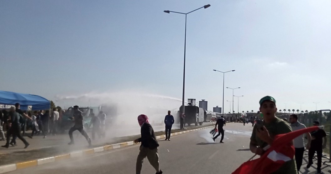 ncirlik ssne girmeye alan gruba polis mdahale etti
