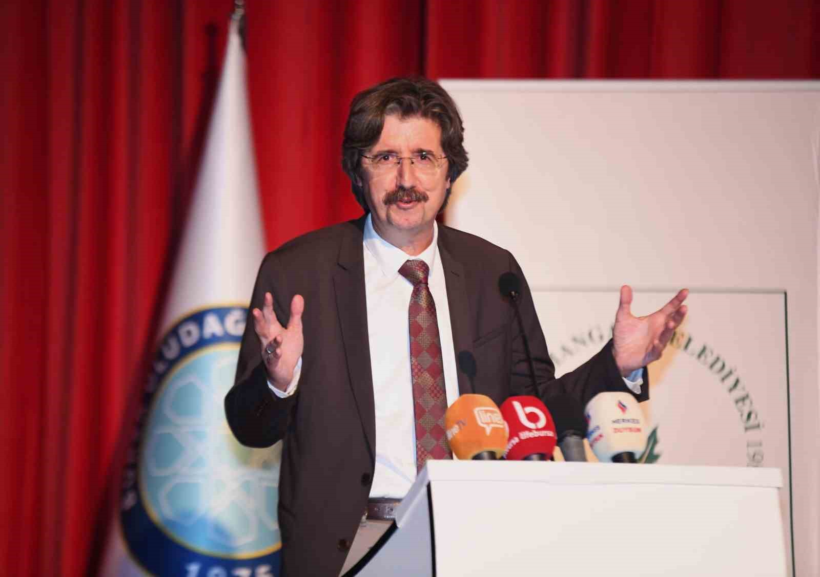 Necip Fazıl Kısak&uuml;rek&rsquo;in hayatı ve eserleri konuşuldu
