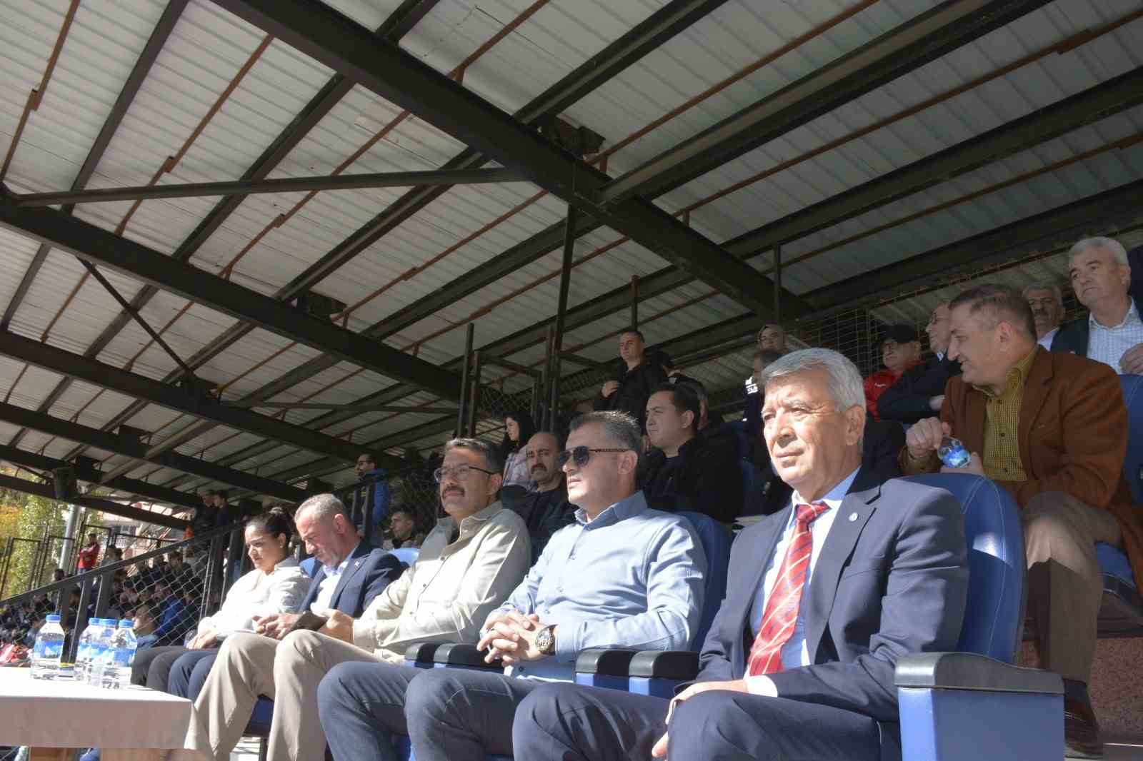 Turkcell Kadın Futbol S&uuml;per Ligi: Hakkari Kadın G&uuml;c&uuml;: 2 - Fatih Vatan Spor: 2
