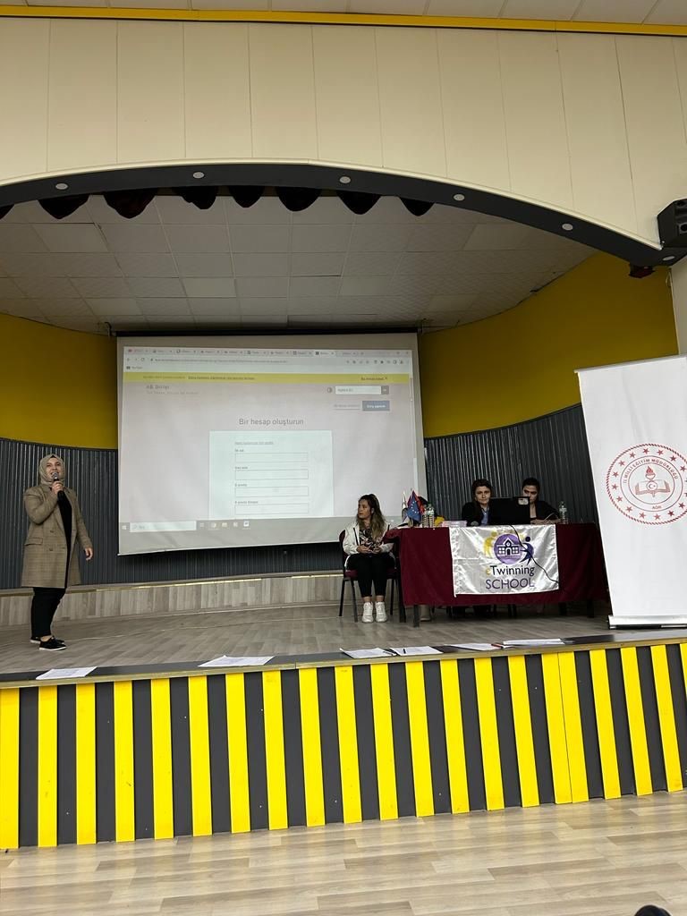 Ağrı&rsquo;da "eTwinning Bilgilendirme Semineri" d&uuml;zenlendi
