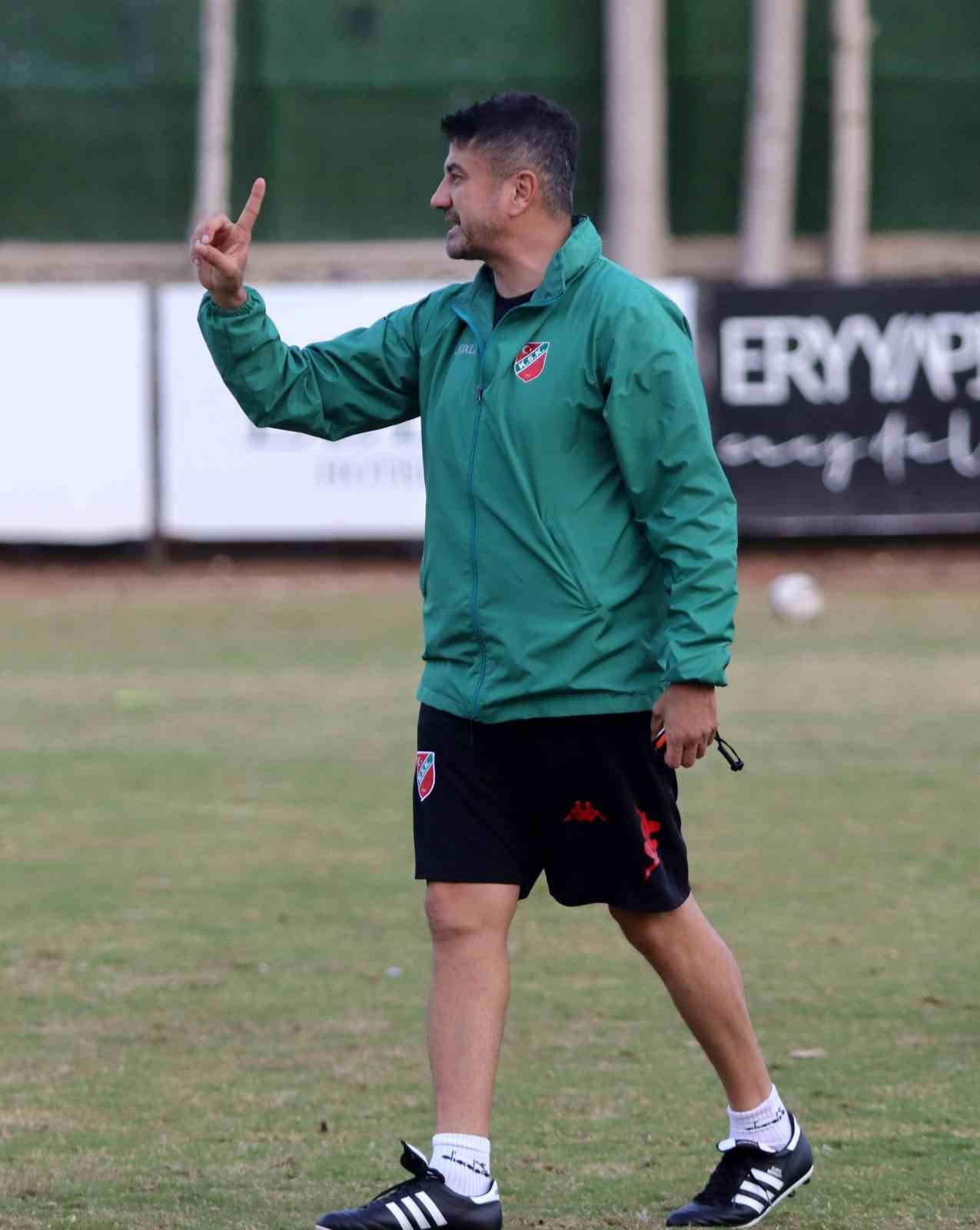 Ersin Aka: &ldquo;Ligin en iyi takımıyız&rdquo;
