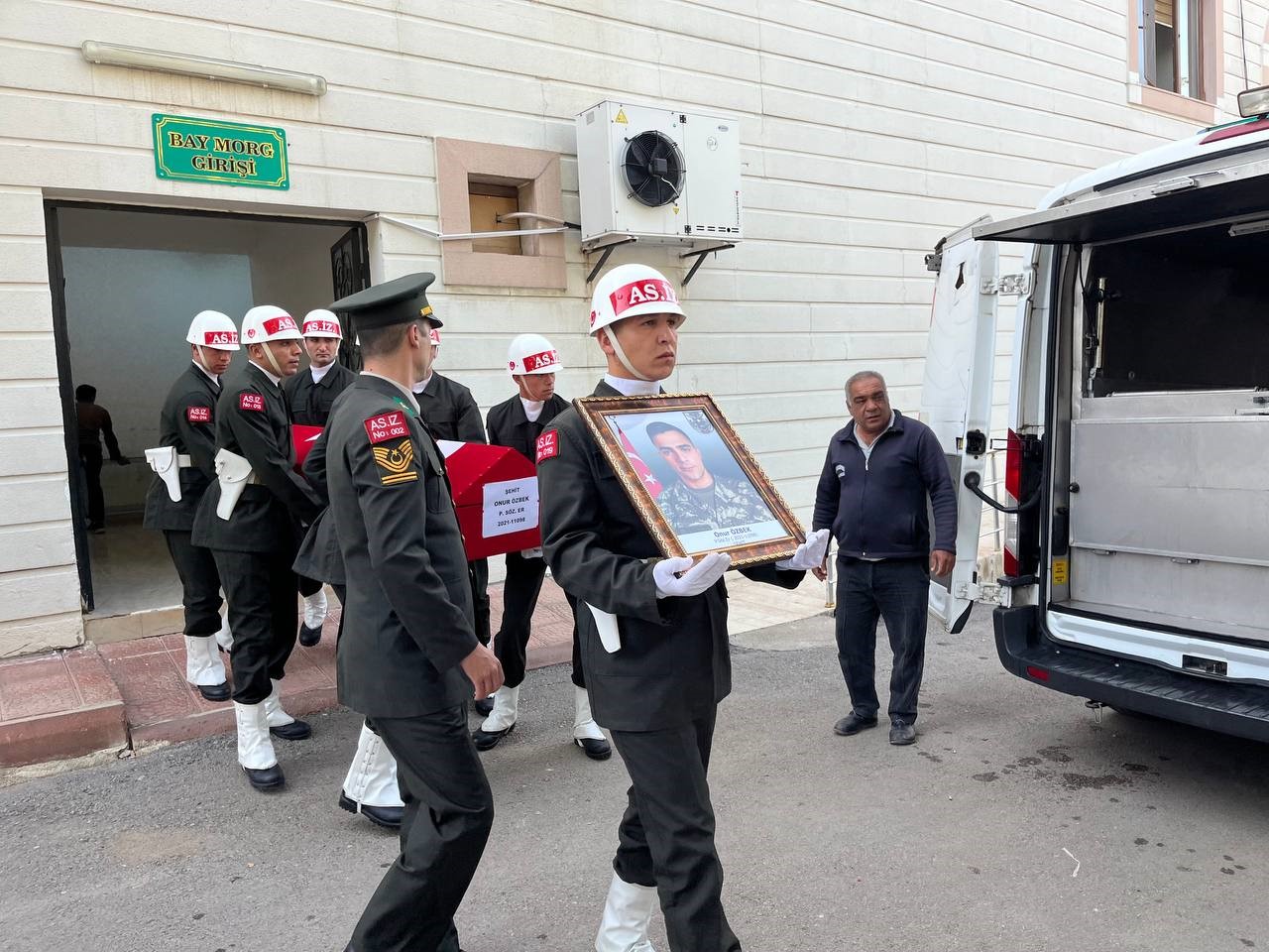 Şehit Onur Özbek’in naaşı memleketi Niğde’ye uğurlandı