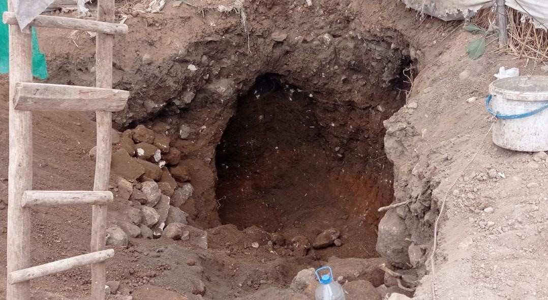 SİT alanına kurdukları &ccedil;adırın i&ccedil;inde ka&ccedil;ak kazı yaptılar
