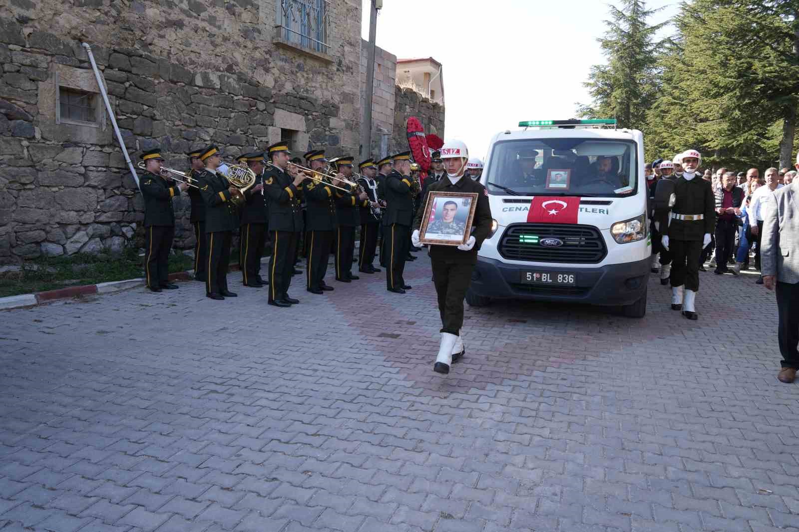 Şehit Piyade S&ouml;zleşmeli Er Onur &Ouml;zbek Niğde&rsquo;de son yolculuğuna uğurlandı
