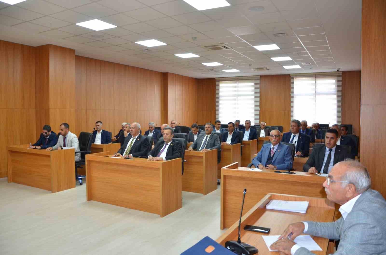 Konut ve enerji &ccedil;alışmaları konusunda meclis &uuml;yeleri bilgilendirildi
