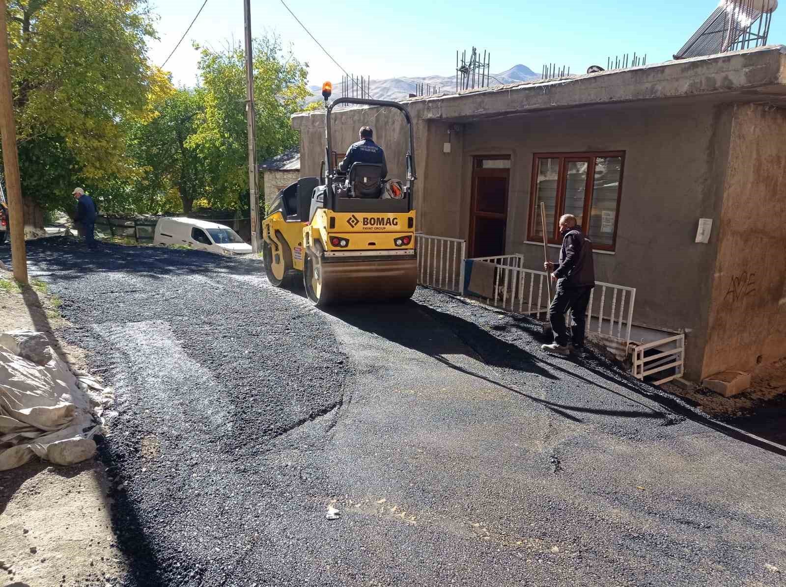 Hakkari Belediyesinden yama asfalt çalışması