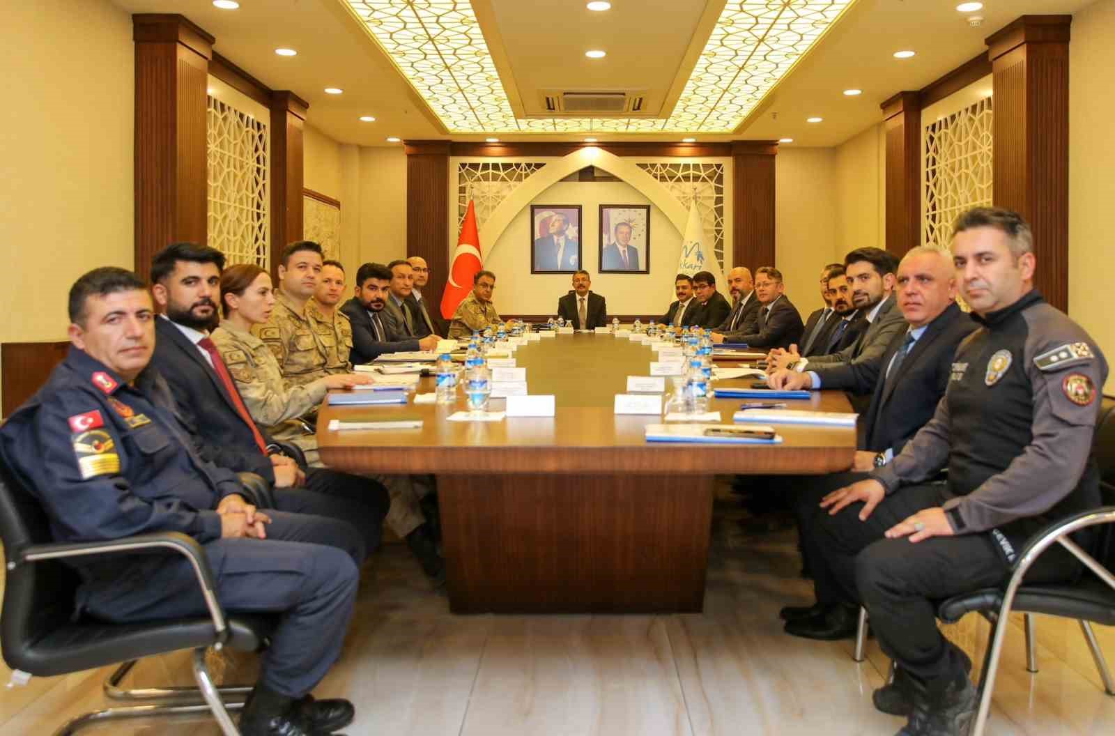 Vali Ali Çelik: "Mağdur vatandaşların takibi titizlikle yapılacak"