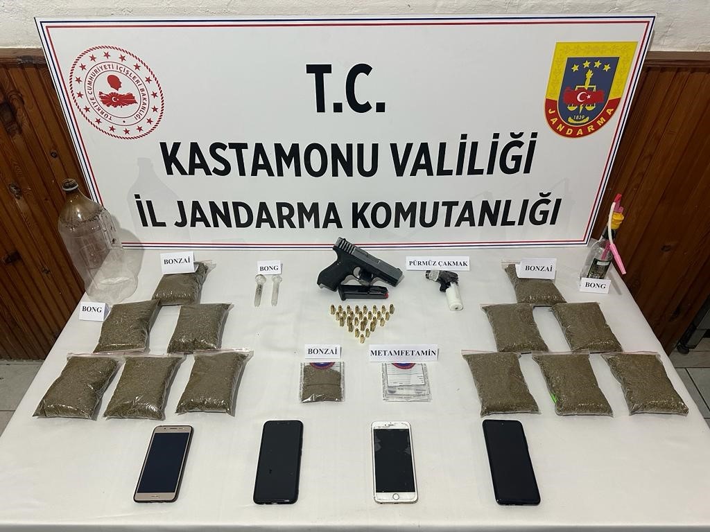 Kastamonu’da uyuşturucu operasyonu: 3 tutuklama