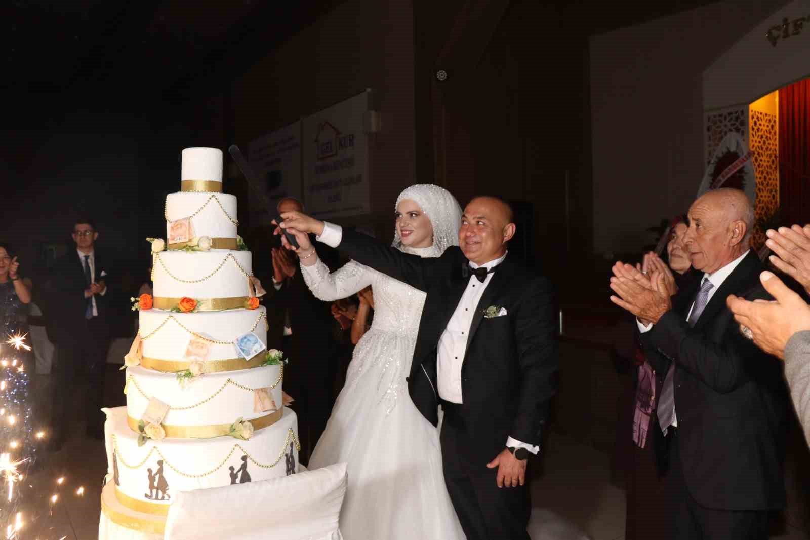 G&uuml;lc&uuml; Ve Altınkaynak ailelerinin mutlu g&uuml;n&uuml;
