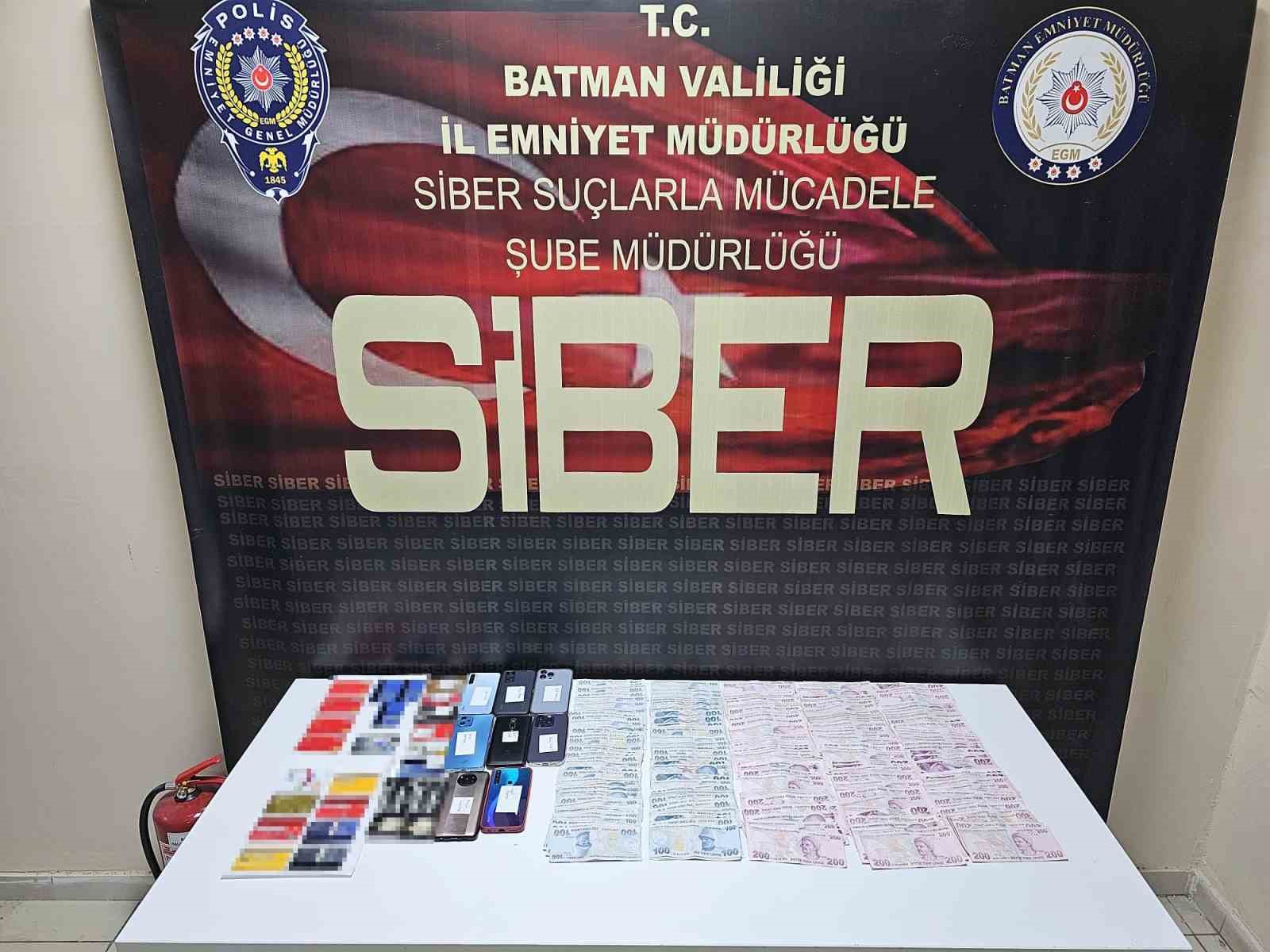 Batman’da sosyal medya üzerinden dolandırıcılık yapan 4 şüpheli tutuklandı
