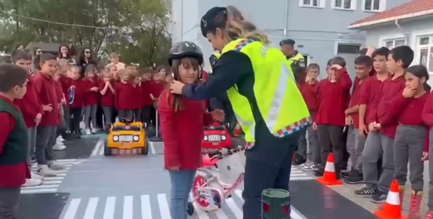 Kırklareli&rsquo;nde &ouml;ğrencilere trafik eğitimi
