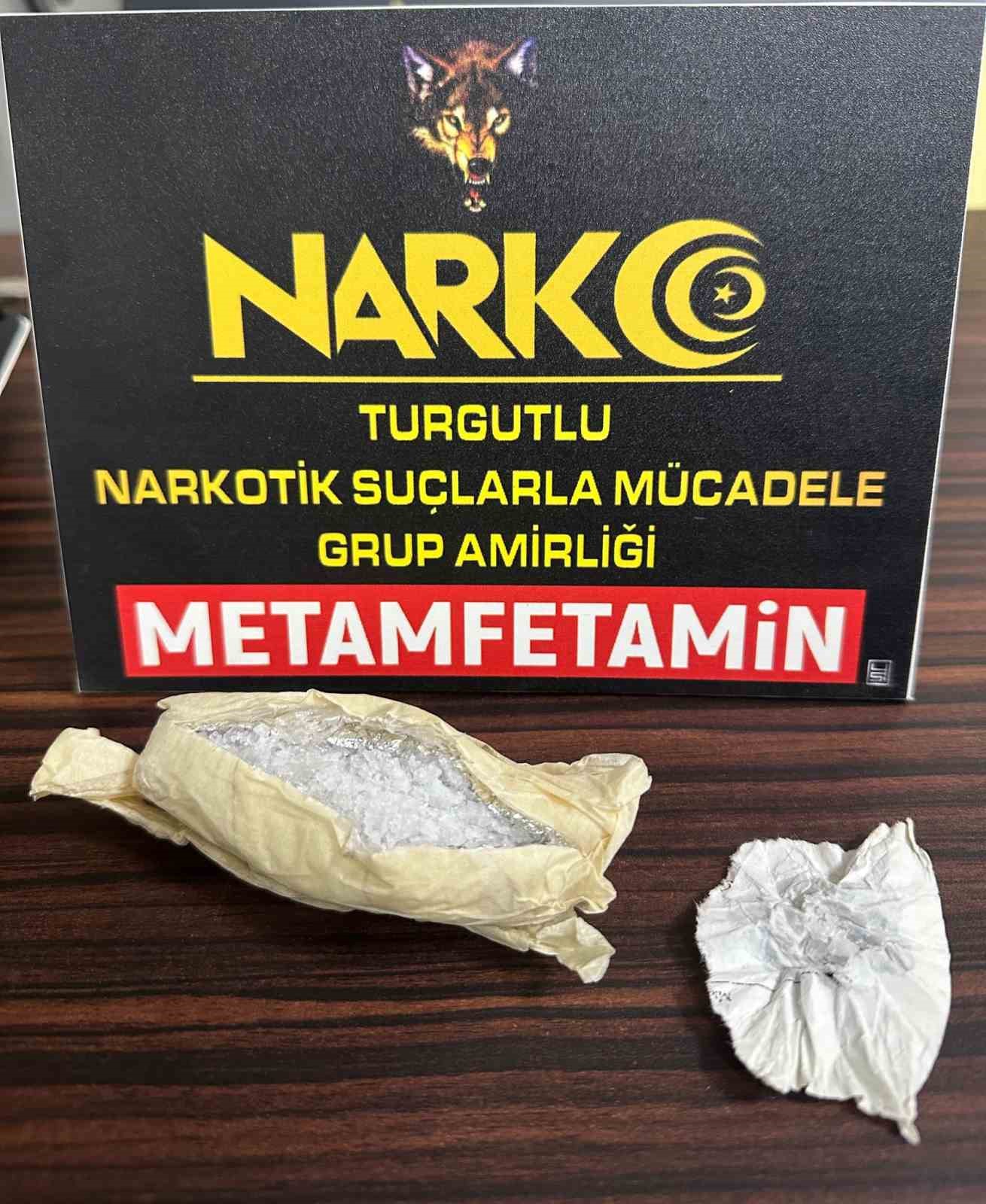 Turgutlu&rsquo;da uyuşturucu operasyonlarında 13 ş&uuml;pheli tutuklandı
