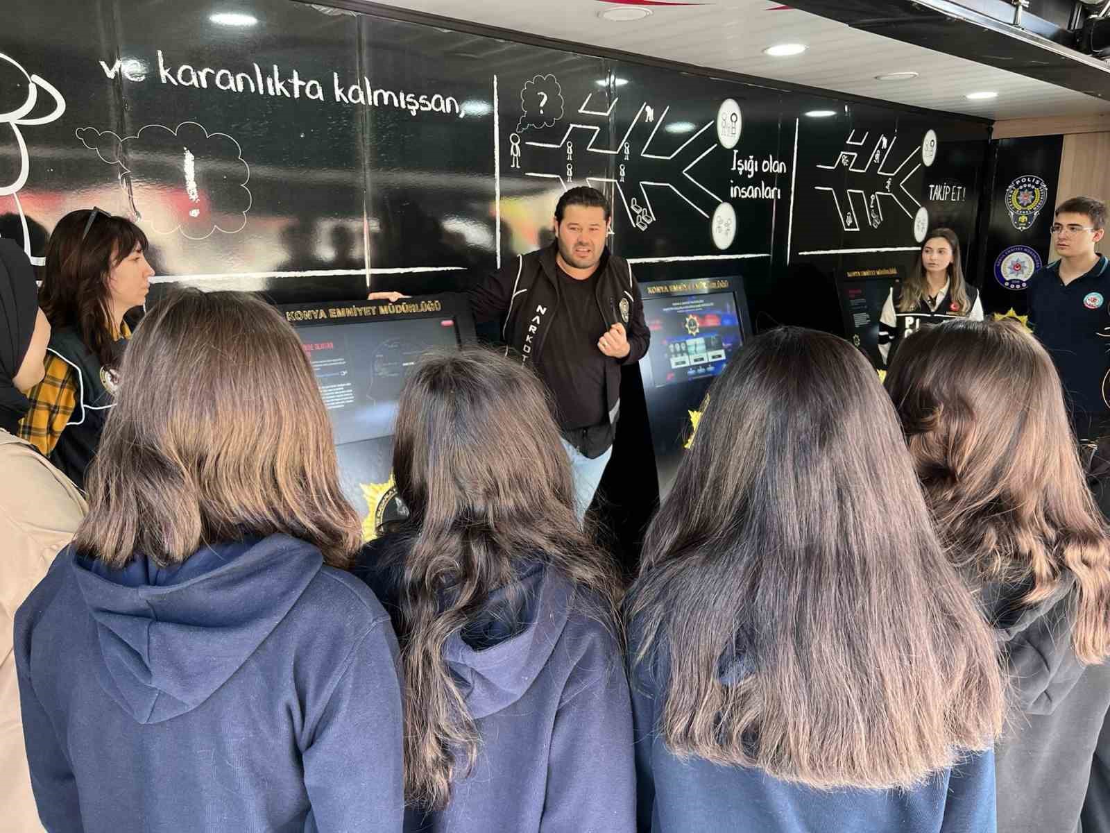 Narko Tır Aksaray’da vatandaşları bilinçlendirdi