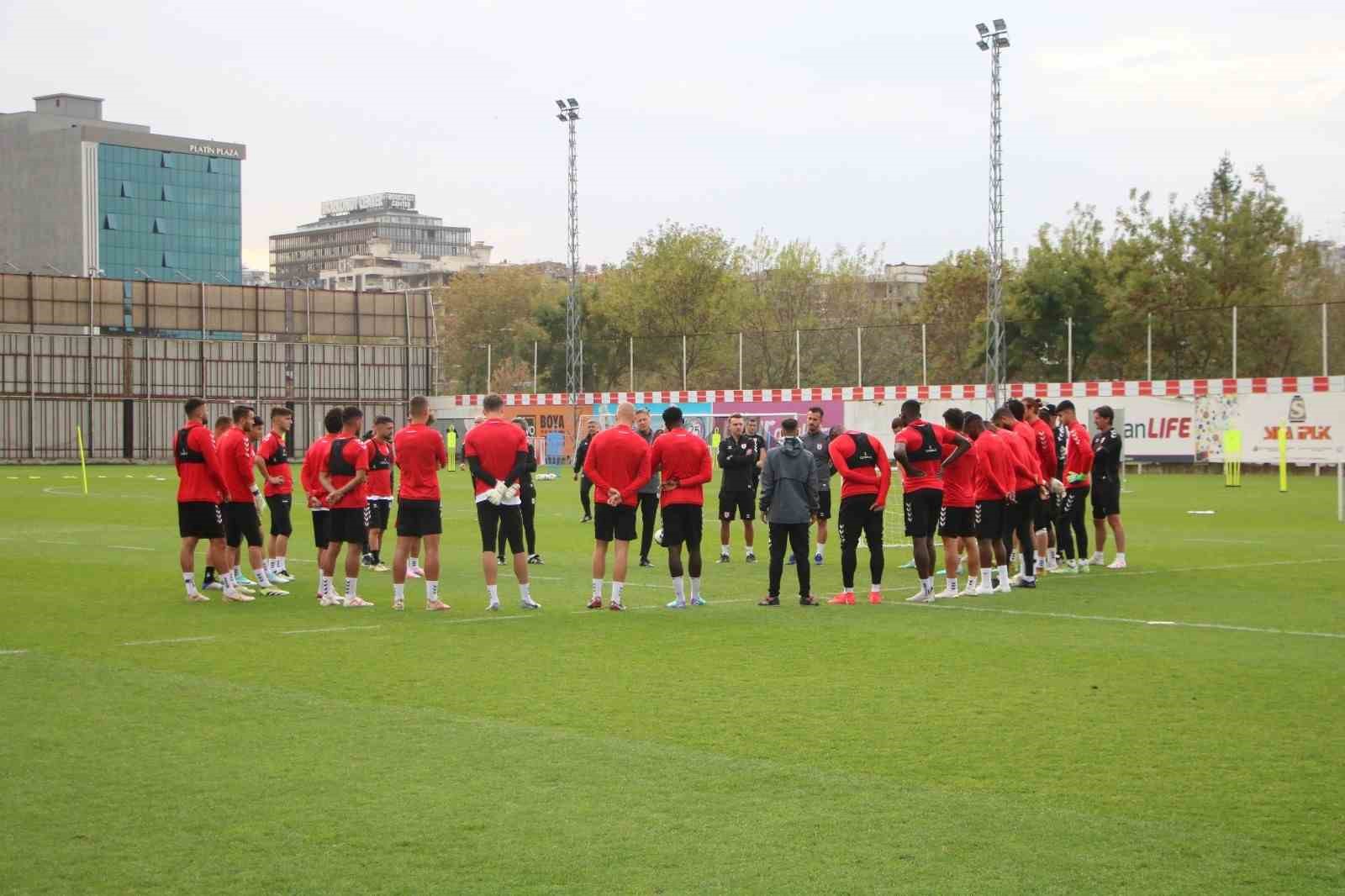 Moryk&eacute; Fofana: "&Ccedil;ok &ccedil;alışıp g&uuml;zel sonu&ccedil;lar almaya devam edeceğiz"
