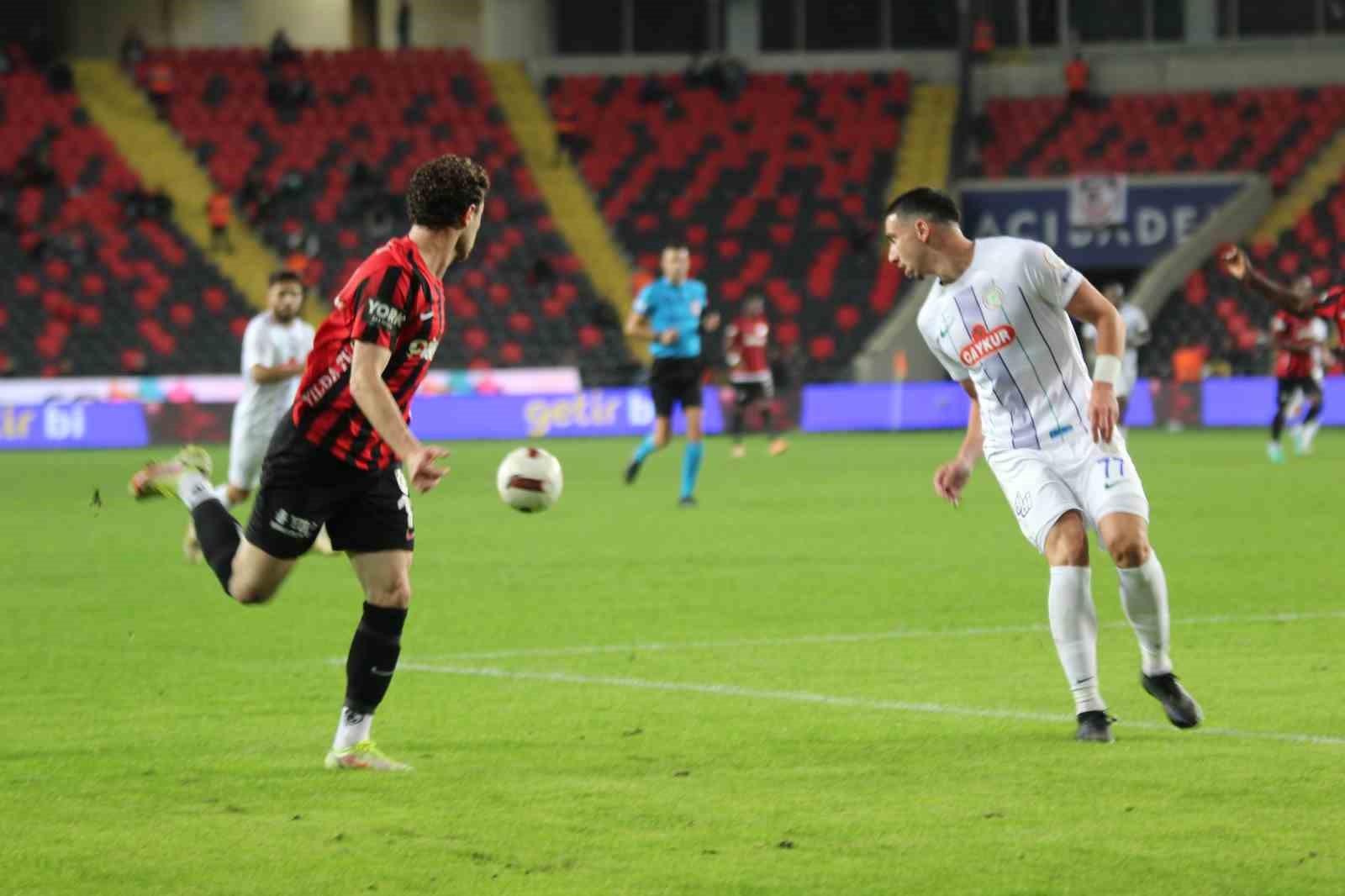 Trendyol S&uuml;per Lig: Gaziantep FK: 1 - &Ccedil;.Rizespor: 0 (İlk yarı)
